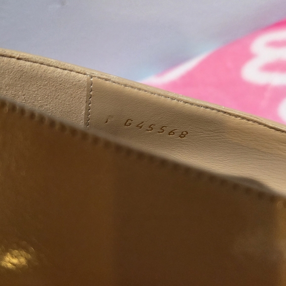 Chanel Women's Tan Loafer With Gold Accent CC Chain, Size 37.5 - Picture 8 of 9